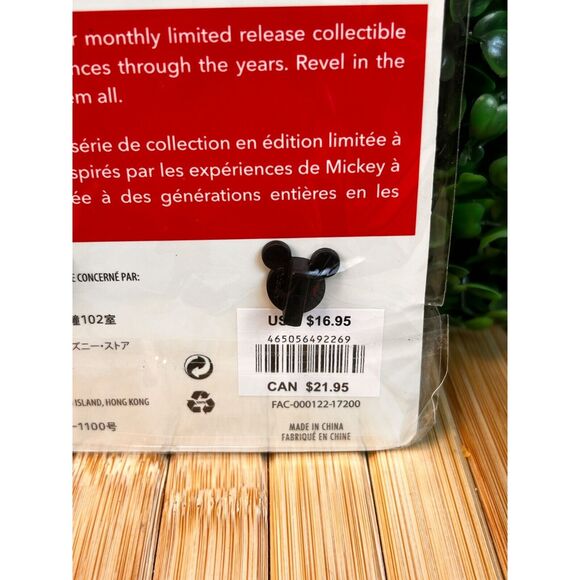 New Disney Mickey Mouse Memories MARCH 2018 Mickey 3/12 Pin Set Limited Edition - Picture 9 of 16